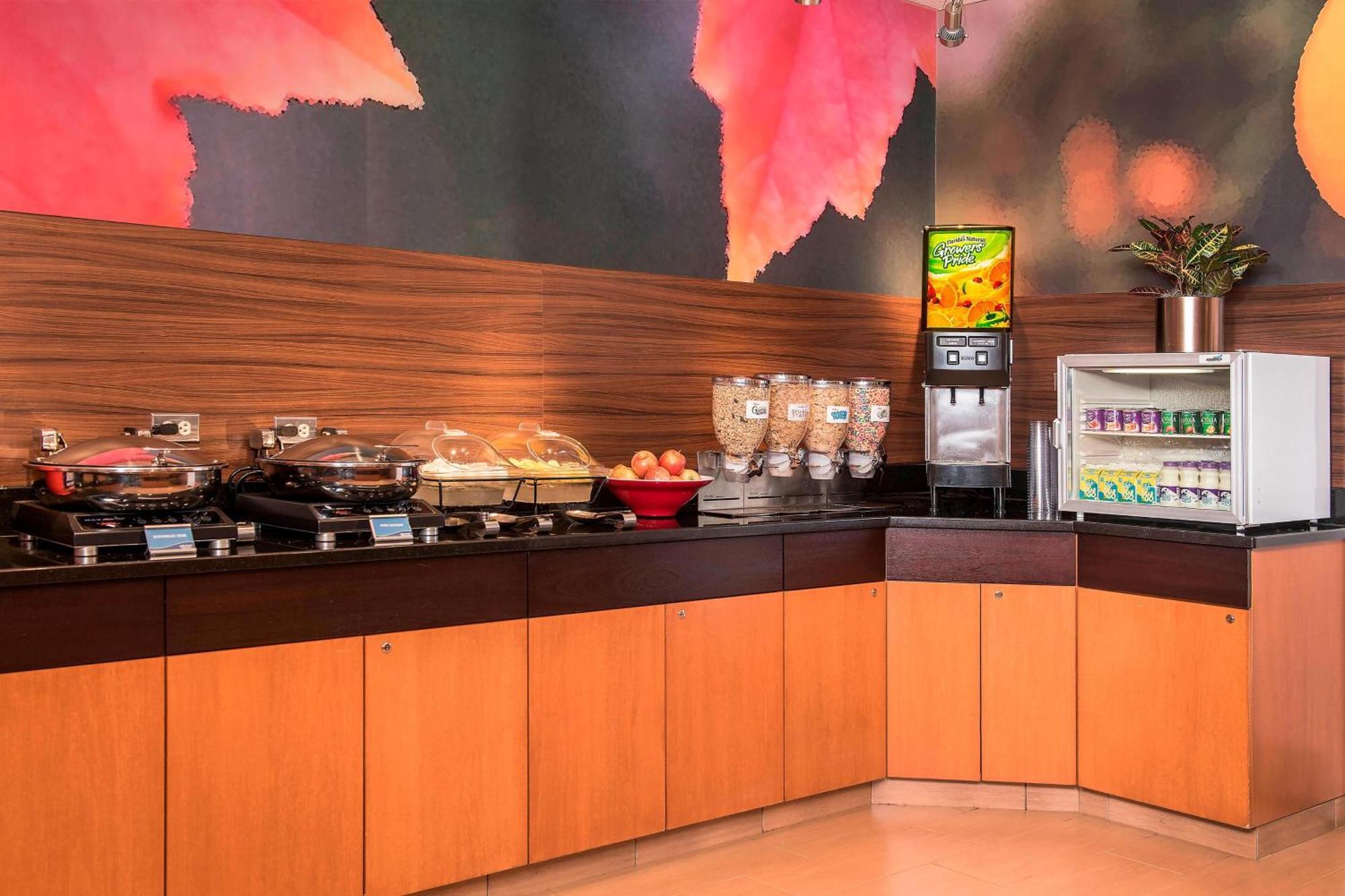 Fairfield Inn & Suites By Marriott Frederick Bagian luar foto
