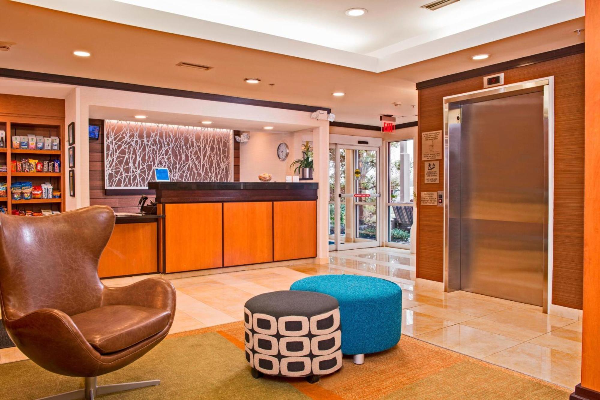 Fairfield Inn & Suites By Marriott Frederick Bagian luar foto