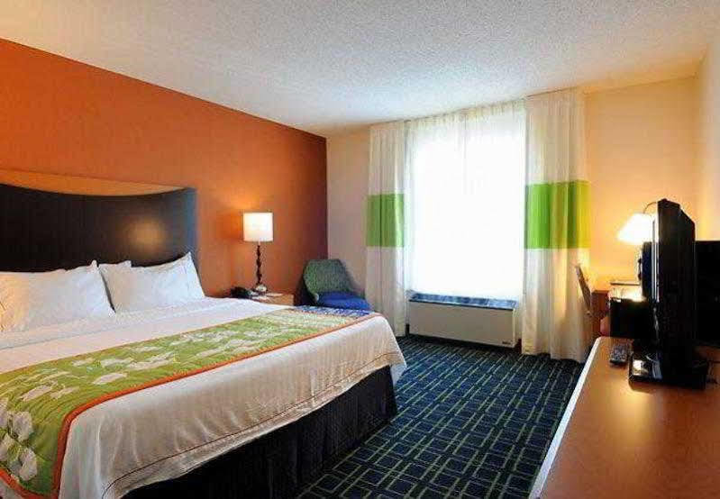 Fairfield Inn & Suites By Marriott Frederick Bagian luar foto